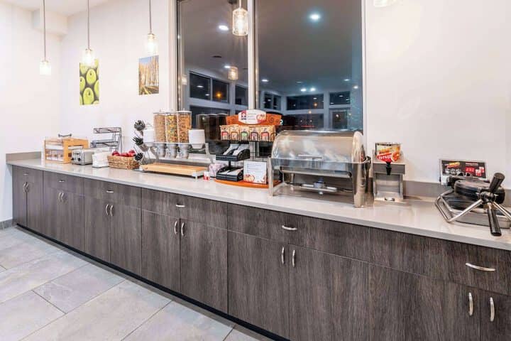 Breakfast area